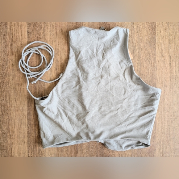 NWT SKIMS light grey criss cross tie crop top - Picture 3 of 3